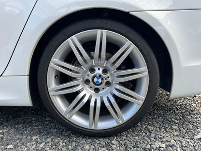 BMW 530i M-Package | E60 | 83,217 km | 258 hp | Sedan | Heated rear seats