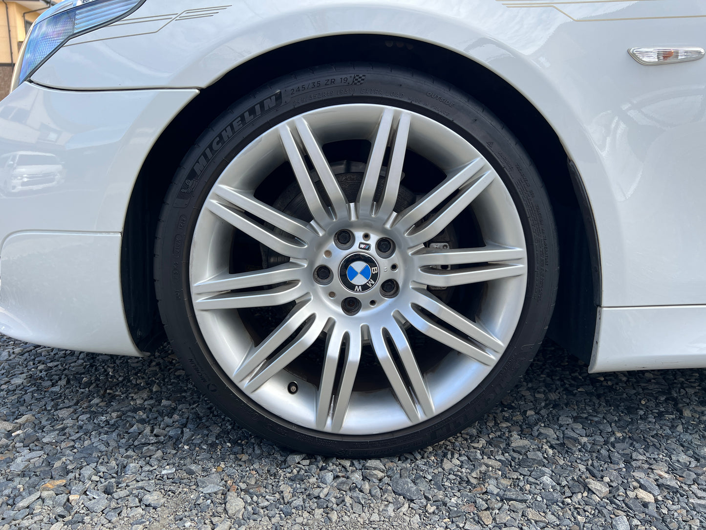BMW 530i M-Package | E60 | 83,217 km | 258 hp | Sedan | Heated rear seats