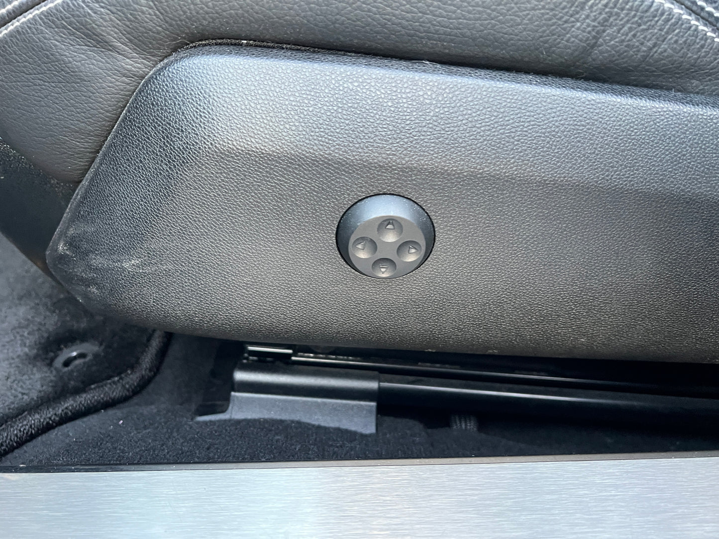 Mercedes Benz CLS400 AMG | C218 | 90.151 km | 333 PS | Sitzheizung hinten