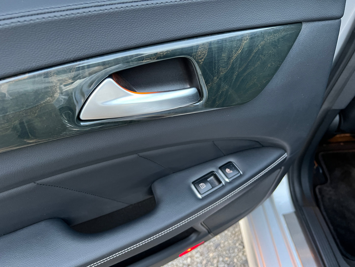 Mercedes Benz CLS400 AMG | C218 | 90.151 km | 333 PS | Sitzheizung hinten