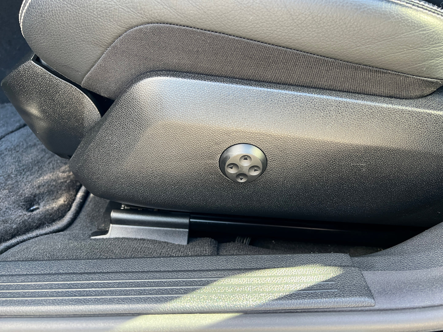 Mercedes Benz E500 AMG | W212 | 53.287 km | 408 PS | Harman/Kardon