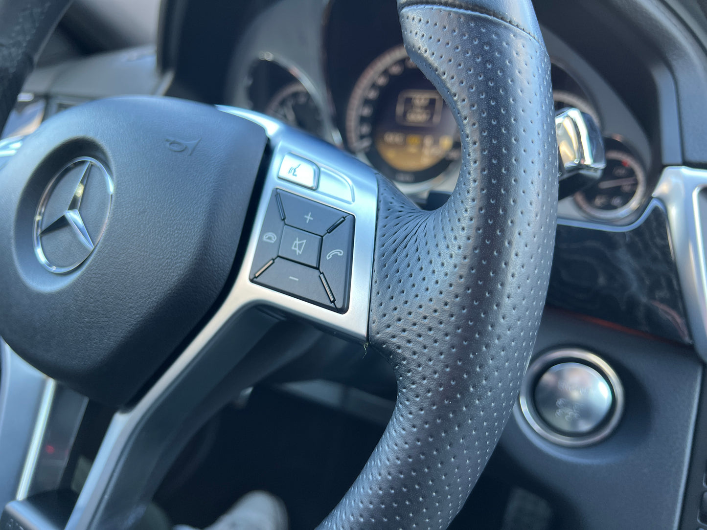 Mercedes Benz E500 AMG | W212 | 53.287 km | 408 PS | Harman/Kardon