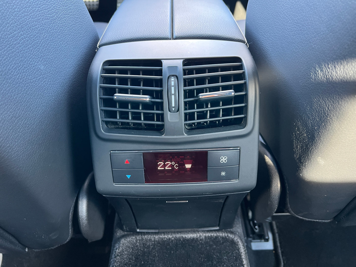 Mercedes Benz E500 AMG | W212 | 53.287 km | 408 PS | Harman/Kardon