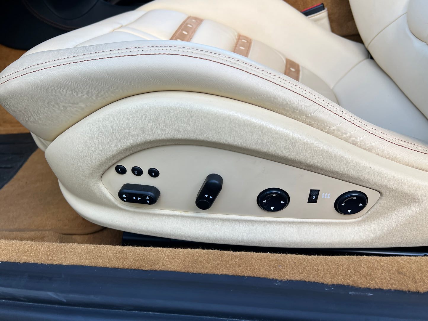 Ferrari California 30 | F149S | 27.497 km | 460 PS | Cabrio