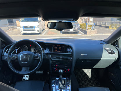 Audi RS5 quattro | 4,2L V8 FSI | 91.086 km | 450 PS | Sport | Coupé