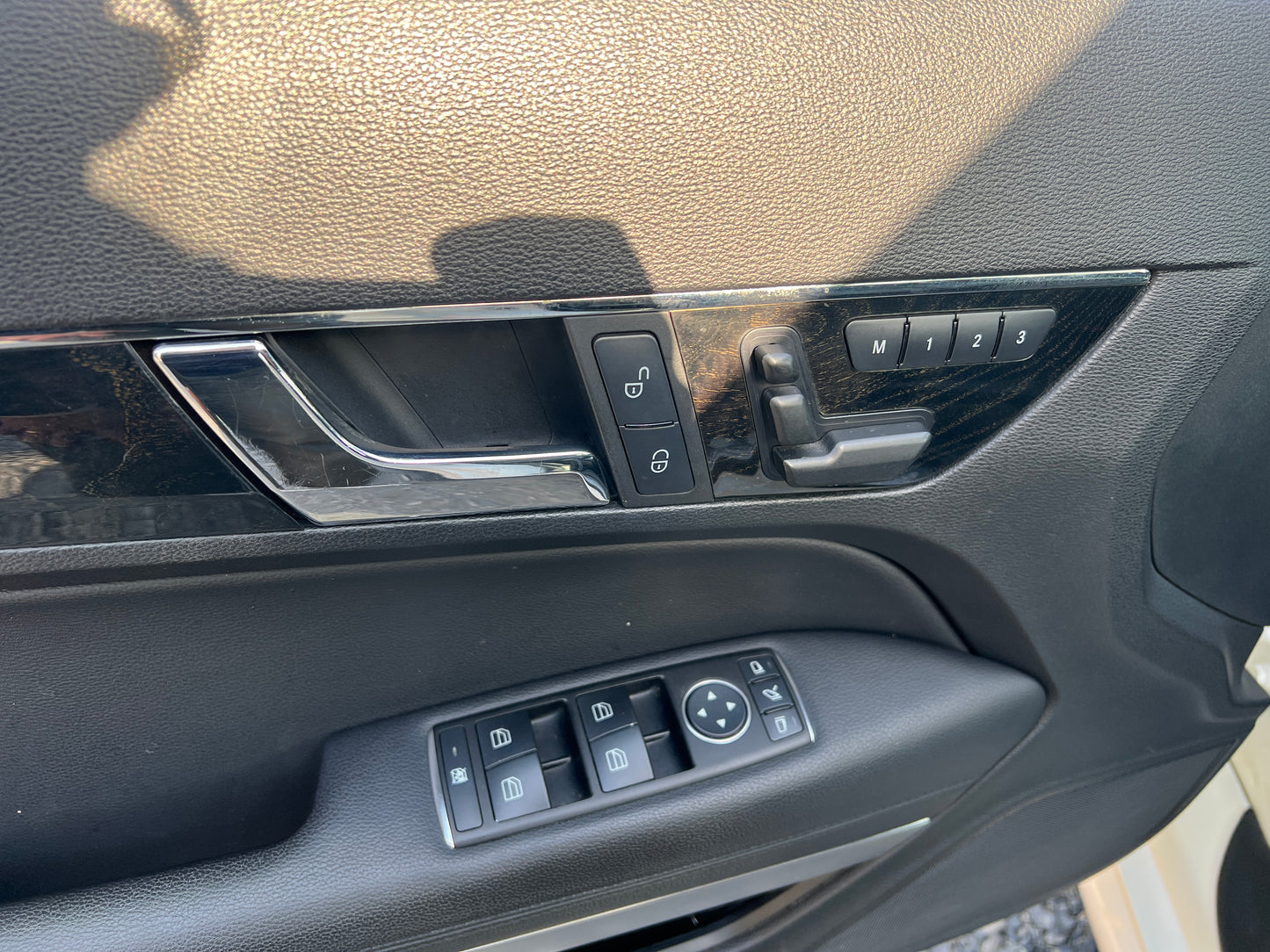 Mercedes Benz E350 AMG | C207 | 76.965 km | 306 PS | Rückfahrkamera | Coupé