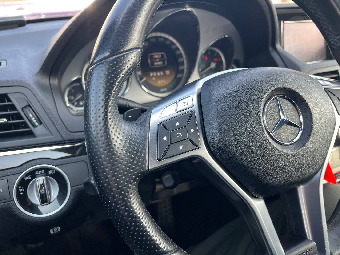 Mercedes Benz E350 AMG | C207 | 76.965 km | 306 PS | Rückfahrkamera | Coupé