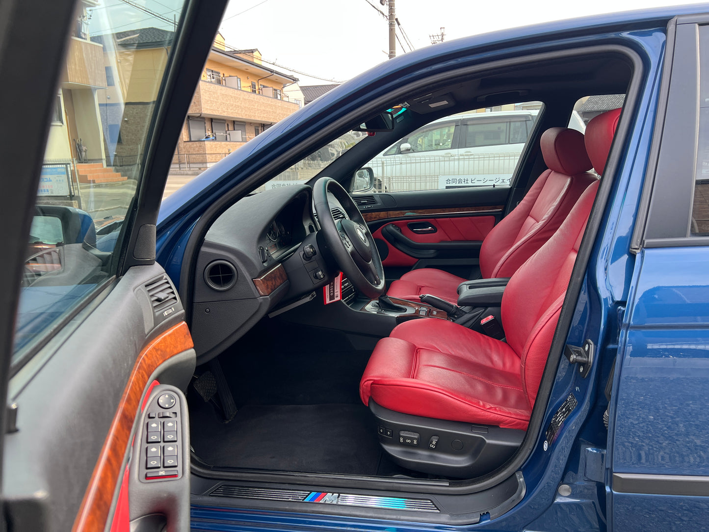 BMW 530i M-Package | E39 | 52,870 km | 231 hp | Sunroof