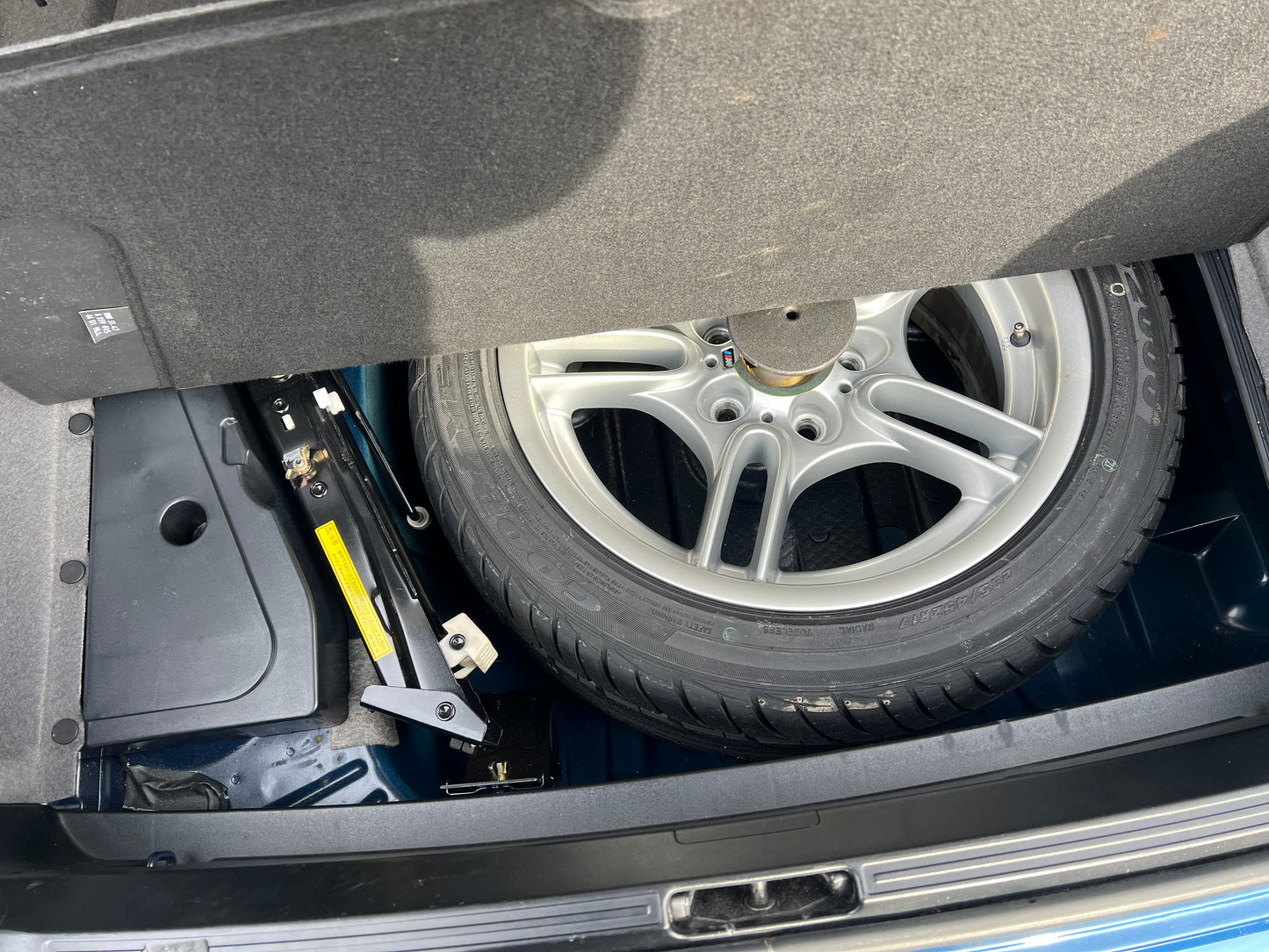 BMW 530i M-Package | E39 | 52,870 km | 231 hp | Sunroof