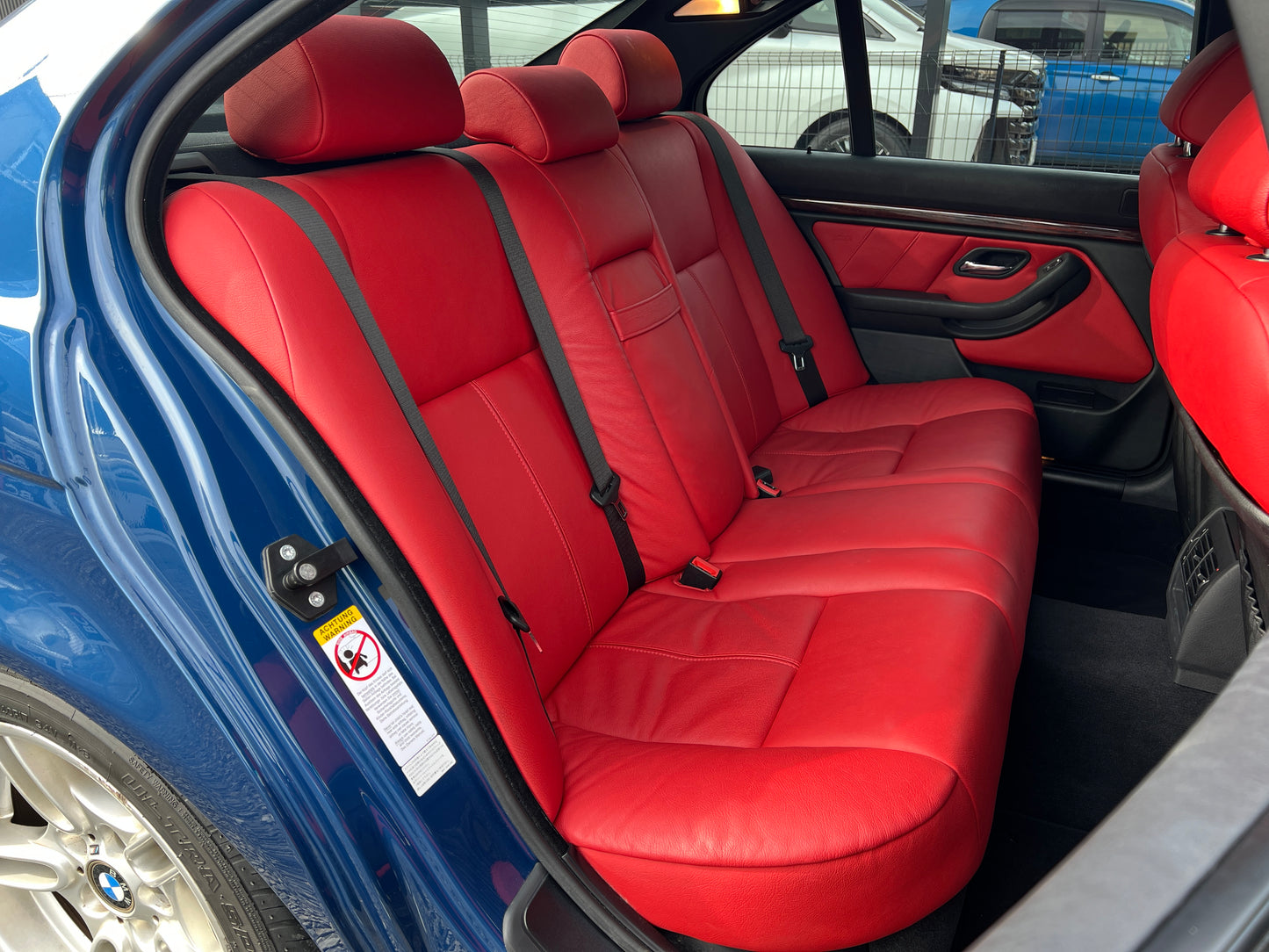 BMW 530i M-Package | E39 | 52,870 km | 231 hp | Sunroof