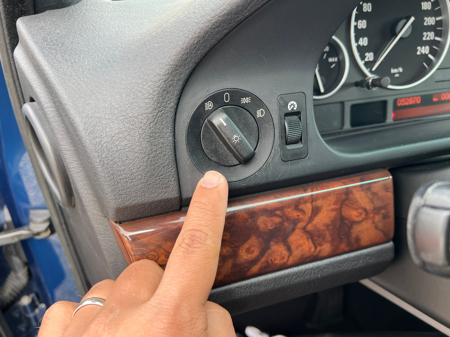 BMW 530i M-Package | E39 | 52,870 km | 231 hp | Sunroof