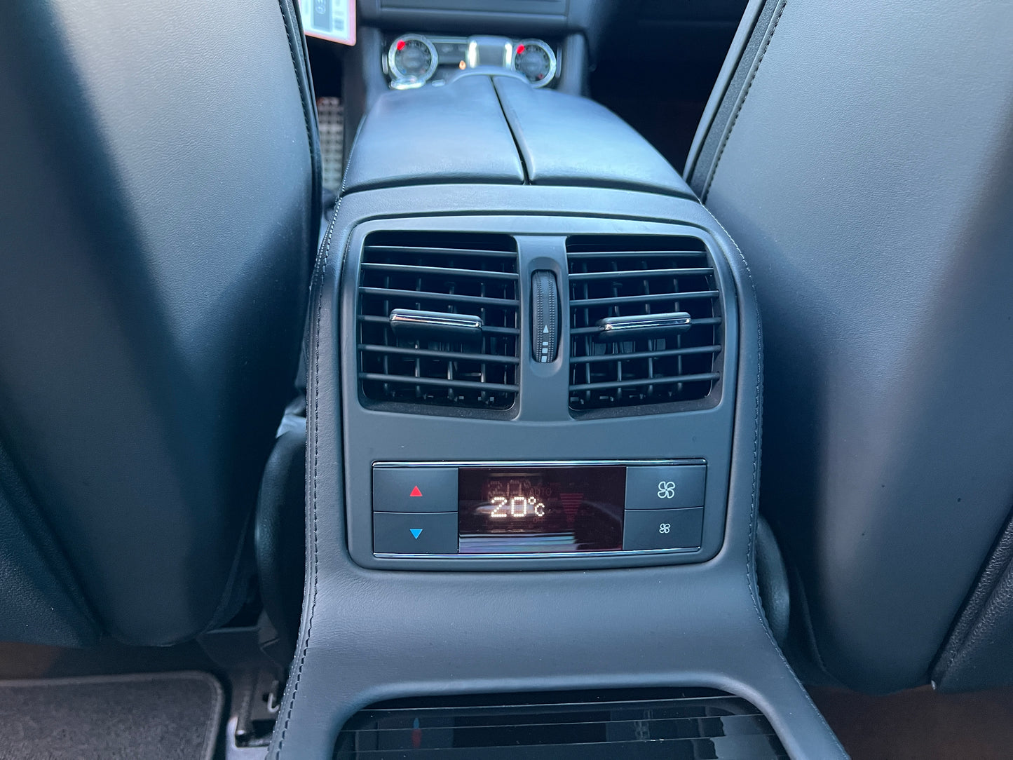 Mercedes Benz CLS63 AMG Performance | C218 | 73.192 km | 557 PS | KEYLESS-GO