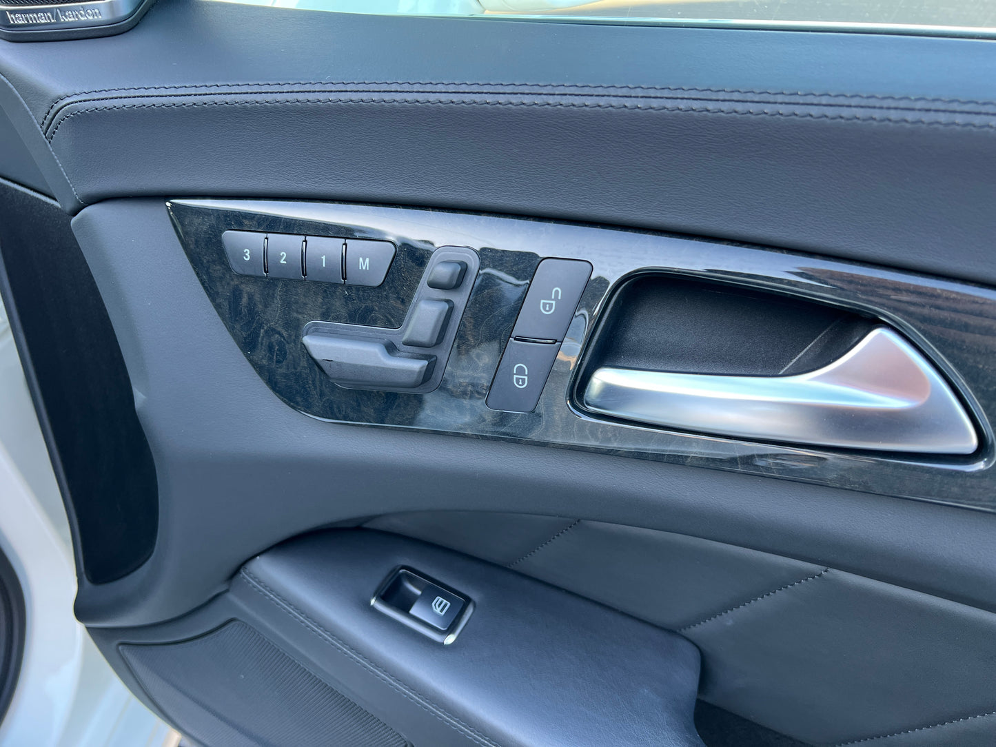 Mercedes Benz CLS63 AMG Performance | C218 | 73.192 km | 557 PS | KEYLESS-GO