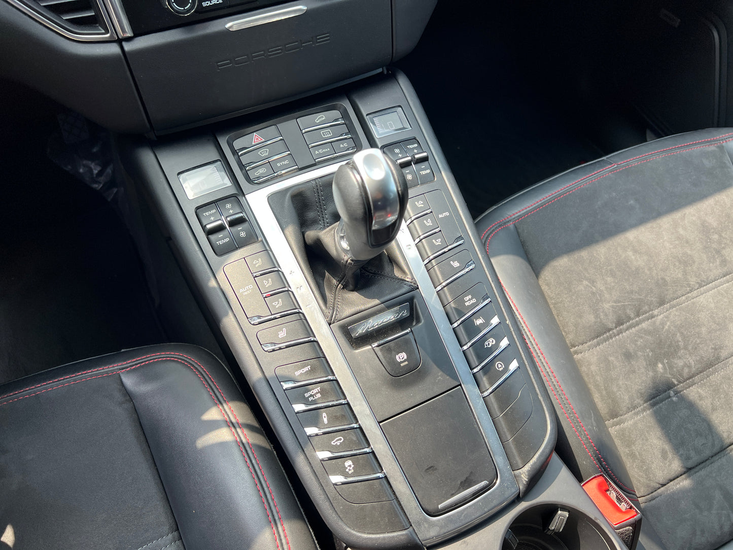 Porsche Macan GTS | 95B | 75.336 km | 360 PS | Sport Chrono | SUV