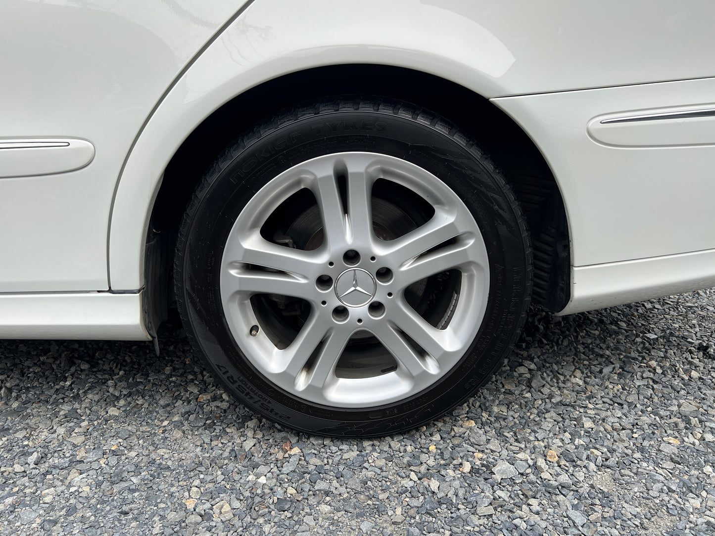 Mercedes Benz E350 4-Matic | S211 | 92.653 km | 272 PS | Kombi | Avantgarde