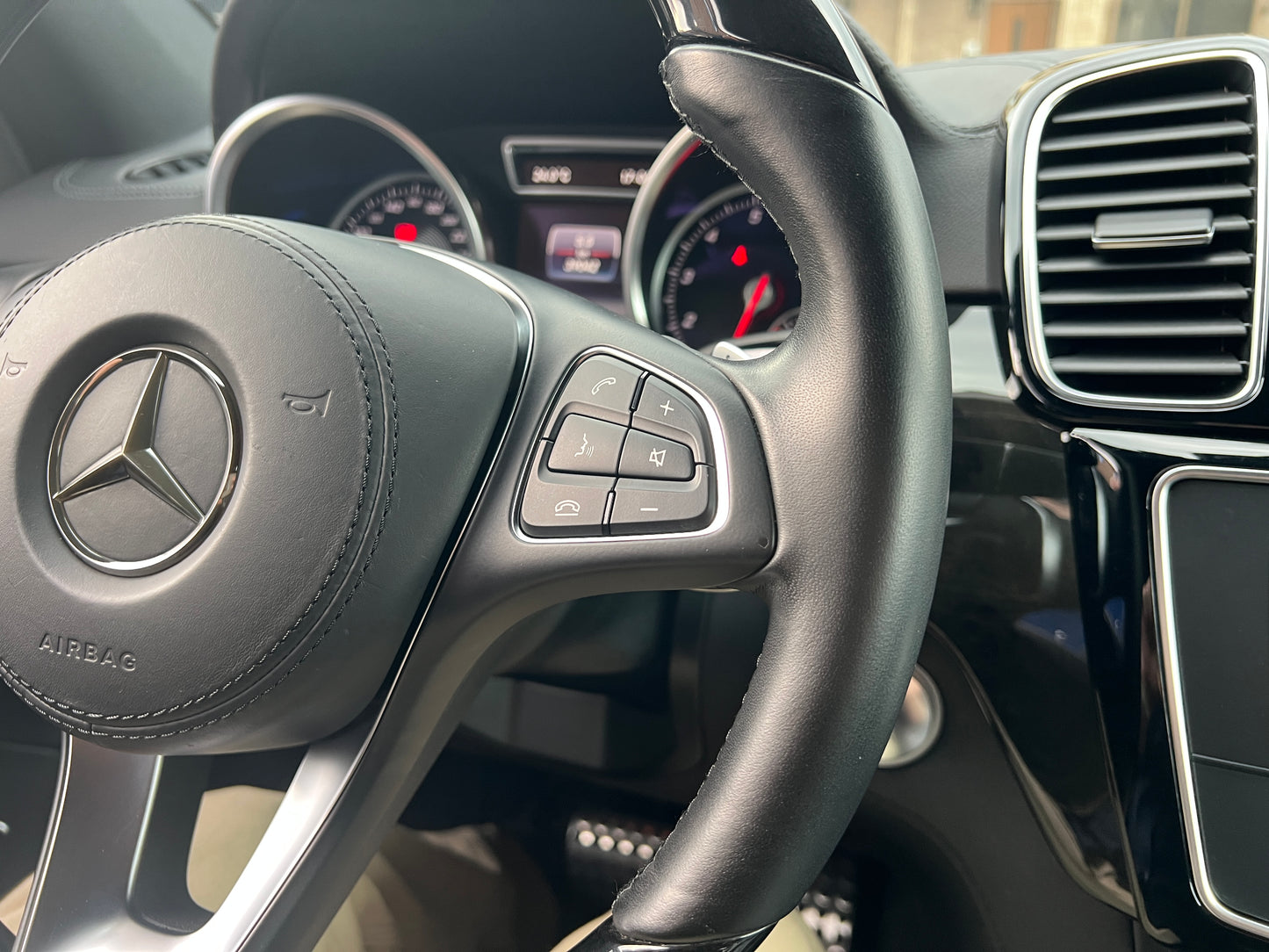 Mercedes Benz GLS500 AMG 4-Matic | X166 | 39.042 km | 455 PS | Apple CarPlay | 7-Sitzer