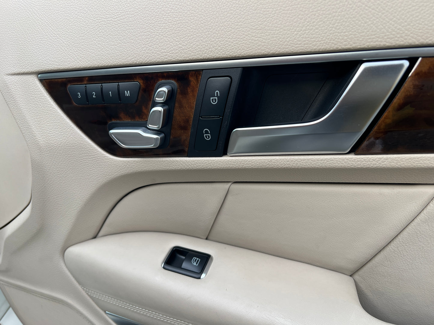 Mercedes Benz E350 | C207 | 103.111 km | 306 PS | 360°-Kamera | Coupé