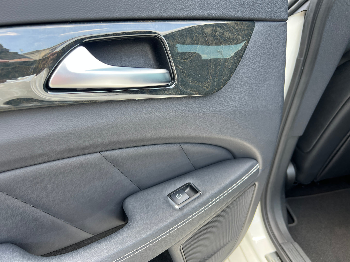 Mercedes Benz CLS350 AMG | C218 | 94.111 km | 306 PS | Coupé | KEYLESS-GO