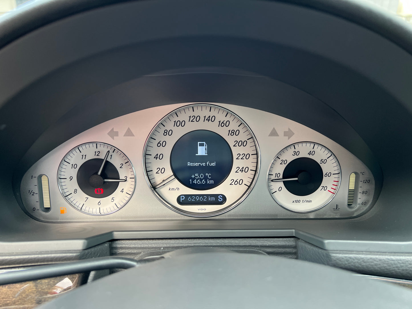 Mercedes Benz E320 | S211 | 62.962 km | 224 PS | Keyless Go