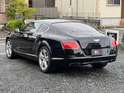 Bentley Continental GT V8 | 79.885 km | 507 PS | Eukalyptus-Echtholz | Coupé