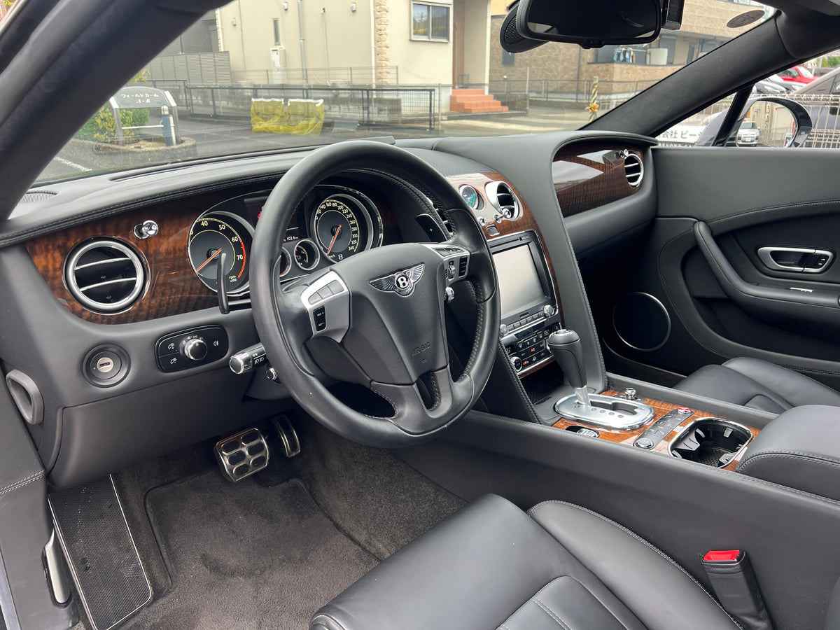 Bentley Continental GT V8 | 79.885 km | 507 PS | Eukalyptus-Echtholz | Coupé